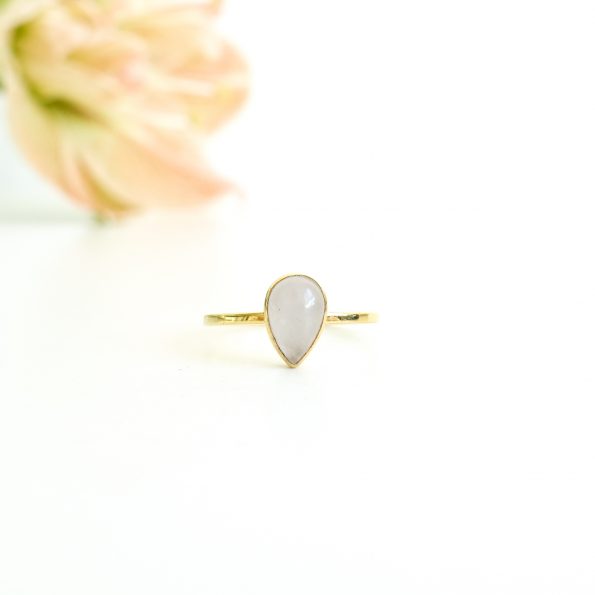 Rose quartz drop gold