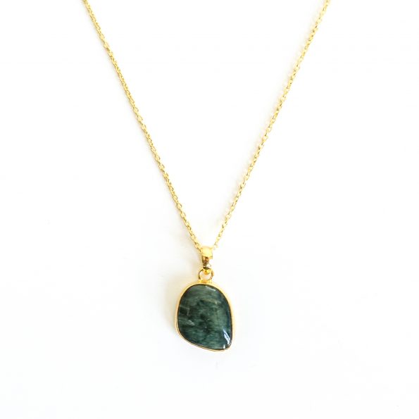 Seraphinite green pendant freestyle