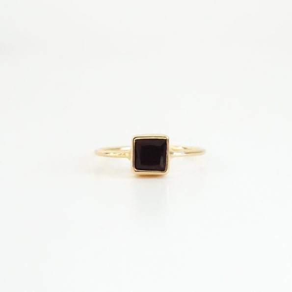 black onyx square gold