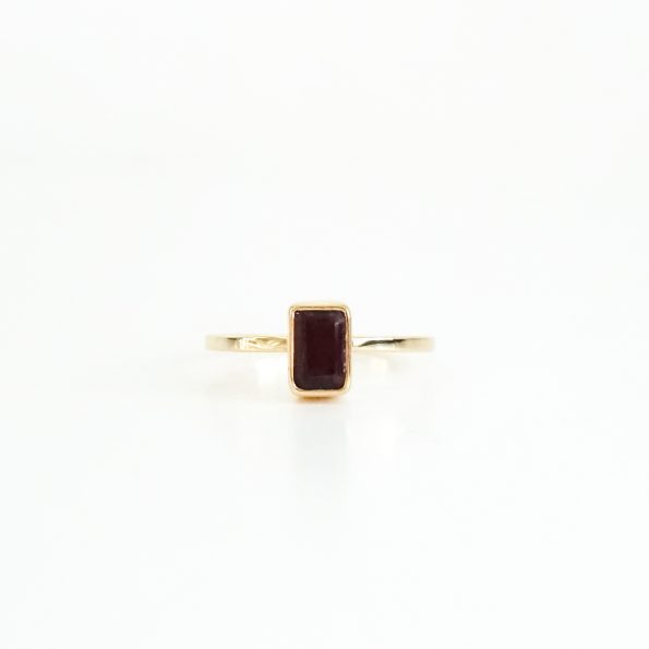 garnet gold ring rectangel