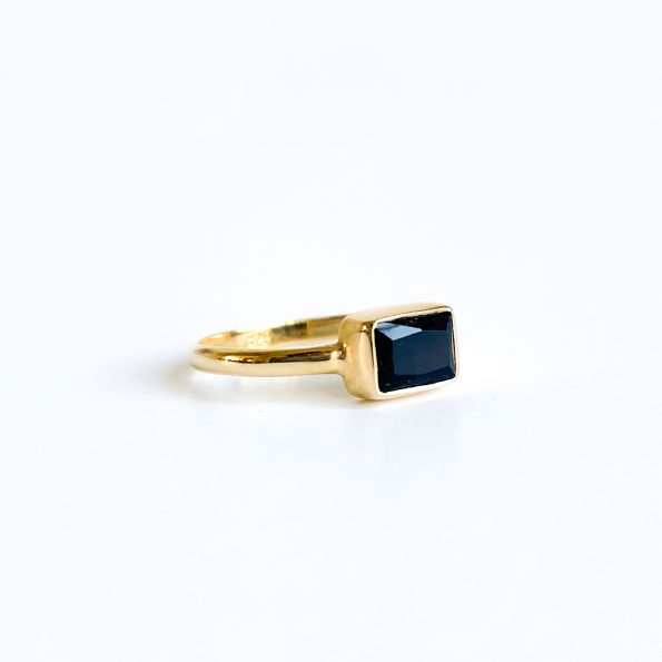 black onyx classic ring gold plated